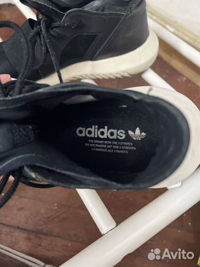 Кроссовки adidas