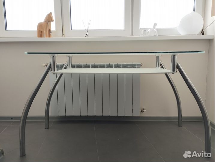 Стол обеденный стеклянный