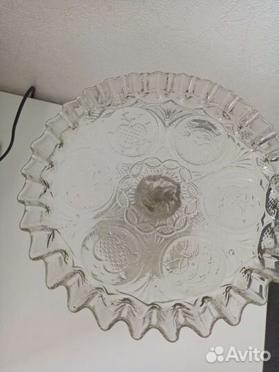 Старинная ваза для фруктов