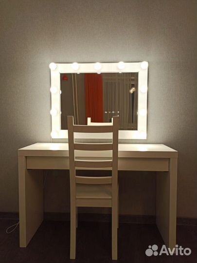 Зеркало с лампами,доставка