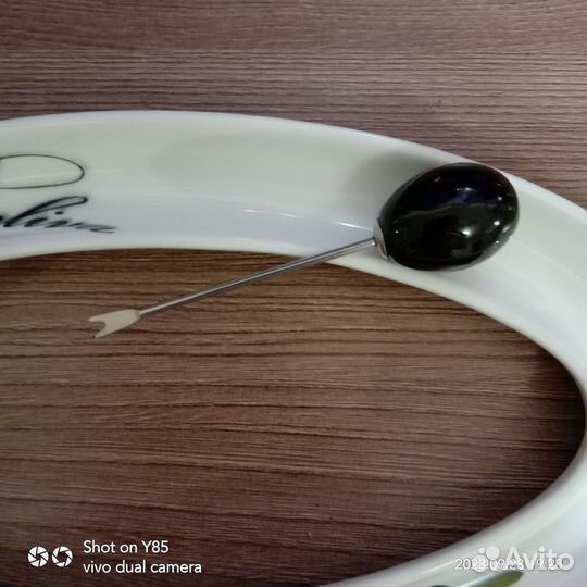 Керамическая сервировочная тарелка для маслин