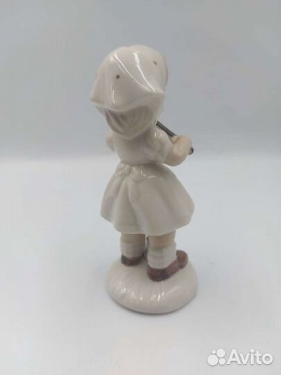 Статуэтка фарфор 
