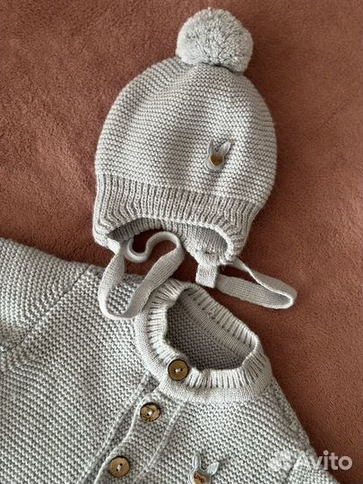 Вязаный комплект для новорожденного