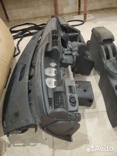 Торпедо, приборная панель,тунель Волга Сайбер