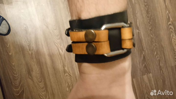 Кожаный браслет