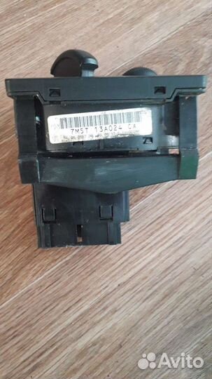 Переключатель света фар на Форд Фокус II