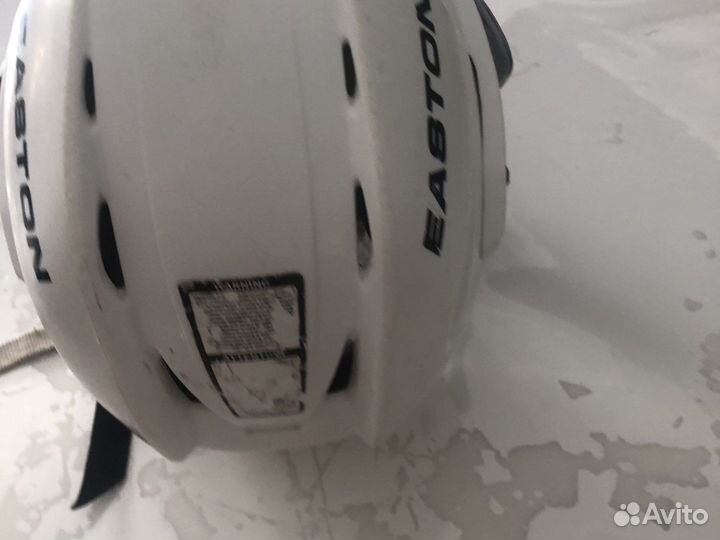 Хоккейный шлем