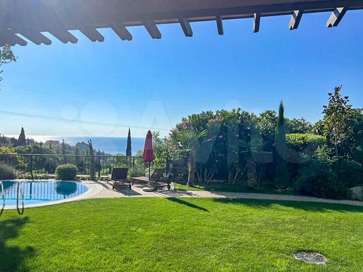 Дом 750 м² на участке 29 сот.