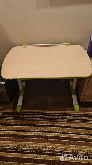 Детский письменный стол