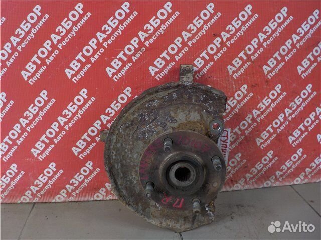 Поворотный кулак передний правый Mitsubishi Lancer