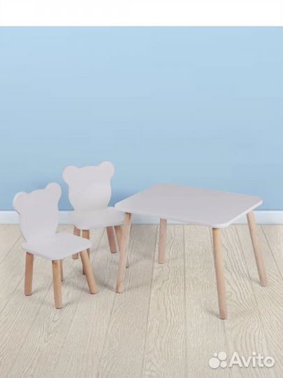Детский стол и 2 стула