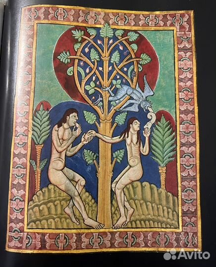 Книга альбом Sibylle Harksen Women in the middle