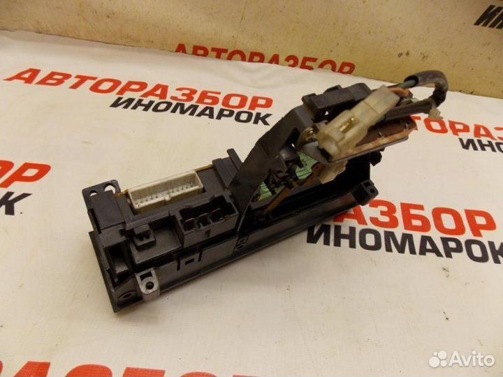 Блок управления климат-контролем Toyota Corolla 6