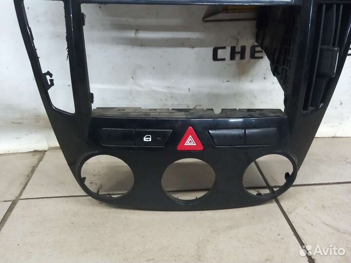 Центральная накладка торпедо Киа Сид ED