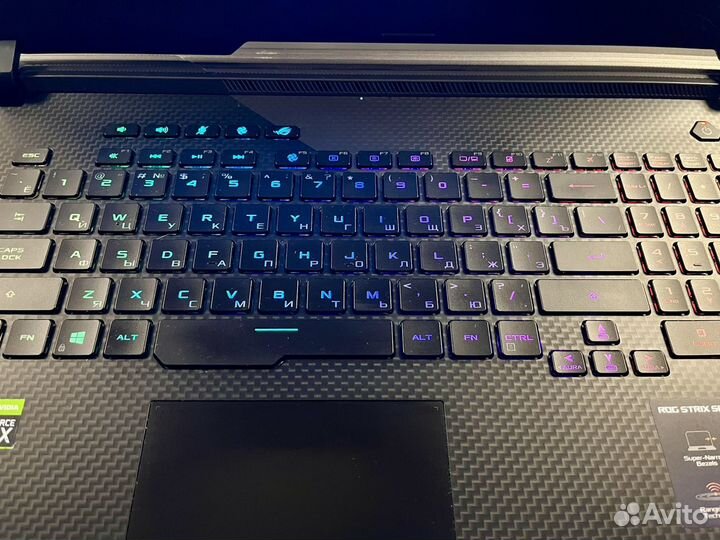 Игровой ноутбук Asus ROG strix scar III