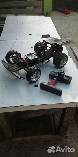 Радиоуправляемая машинка