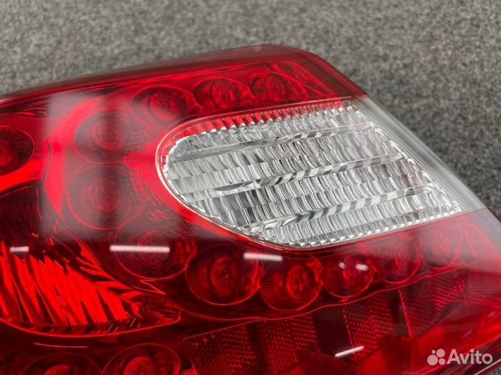 Стоп-сигнал левый Nissan Fuga Y51