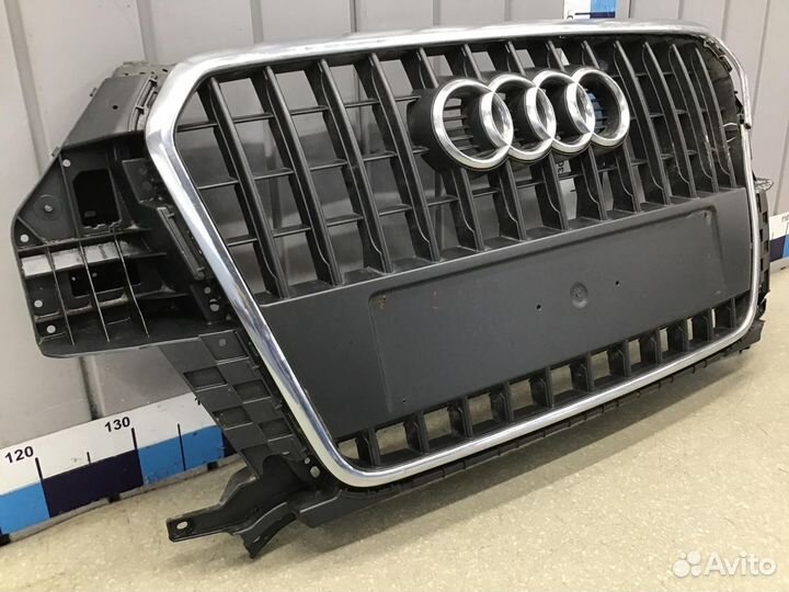 Решетка радиатора Audi Q3 2012-2018
