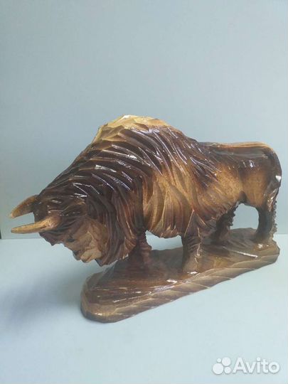 Деревянная фигура Зубр