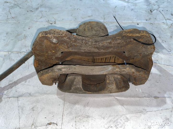 Суппорт тормозной передний правый Mitsubishi