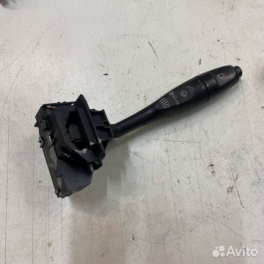 Подрулевой переключатель правый Mitsubishi Carisma