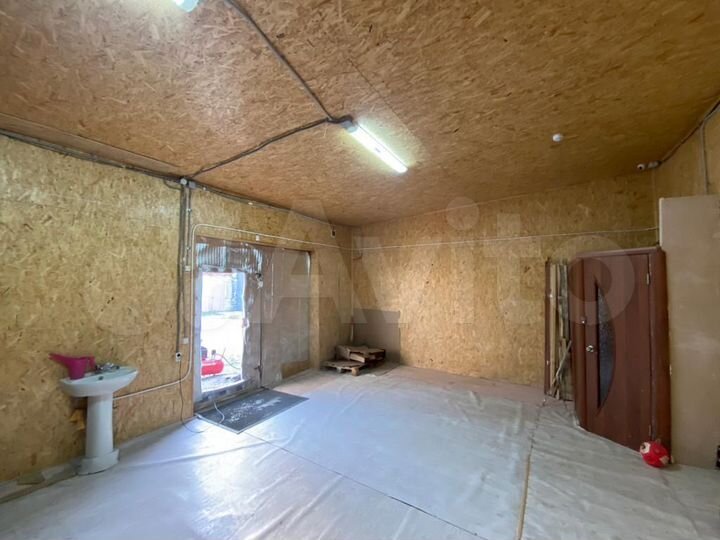 Гараж, > 30 м²