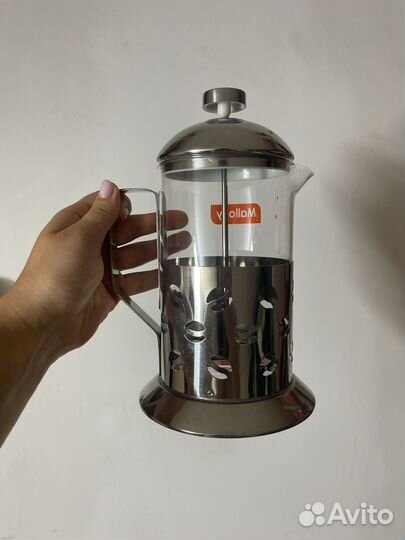 Посуда: чайники и кружки