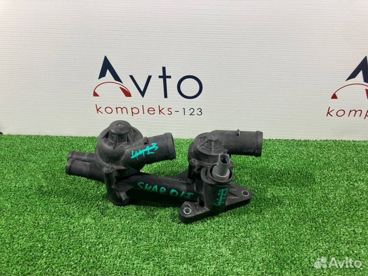 Корпус термостата Volkswagen Touran 1T cavc 2011