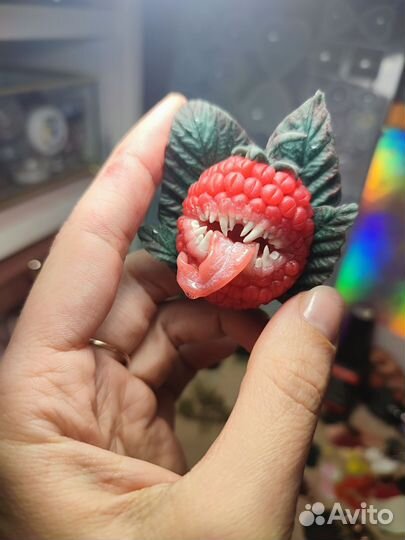 Зубастые украшения