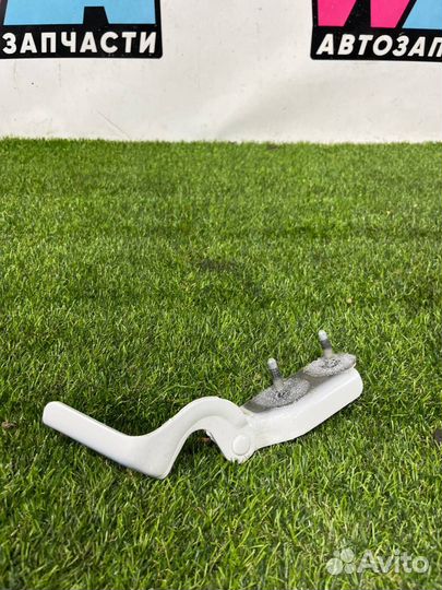 Петля крышки багажника правая Ford Escape 4 CX482