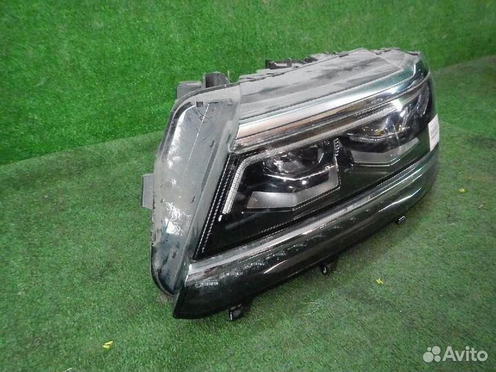 Фара левая Volkswagen Tiguan