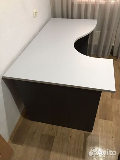 Компьютерный стол с вырезом бу 160x80-100