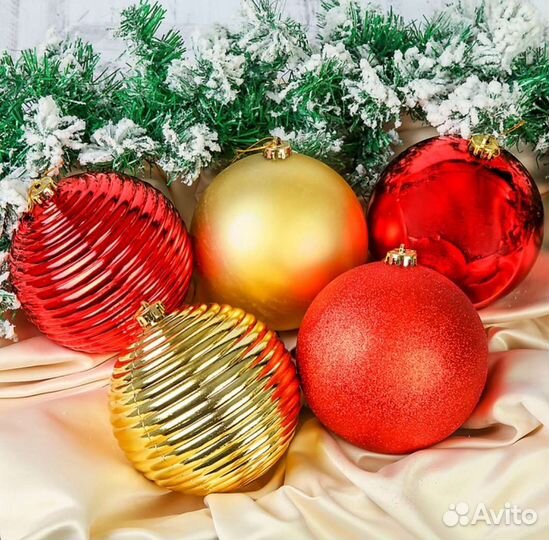 Наборы елочных шаров