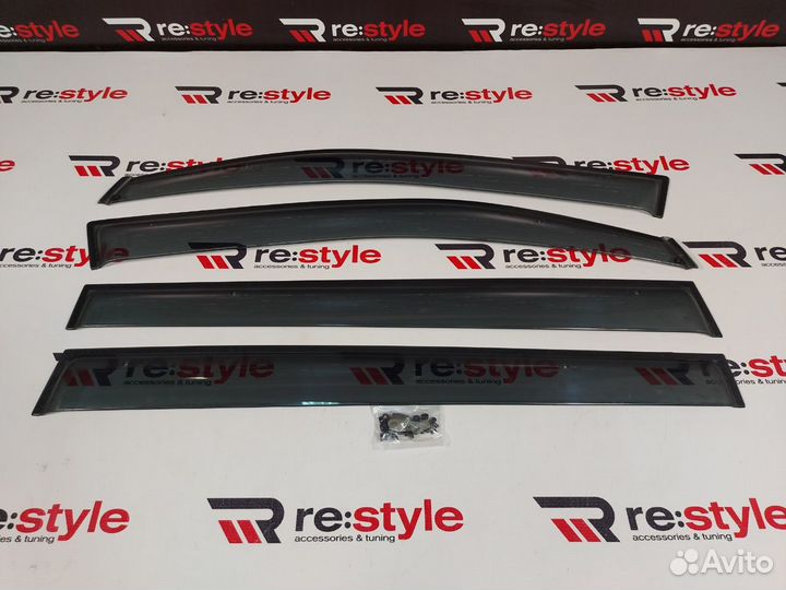 Ветровики Toyota Noah 60 R1294