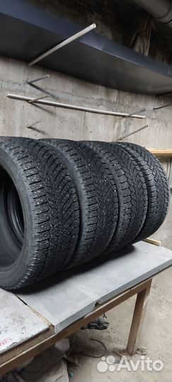 Gislaved Nord Frost 200 235/45 R18