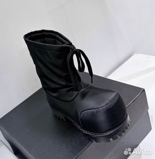 Ботинки Balenciaga Alaska Low Boots