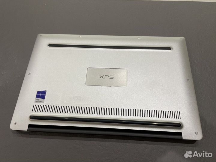 Dell XPS 13 9360 i5 7200U/8Gb/256GB/13.3