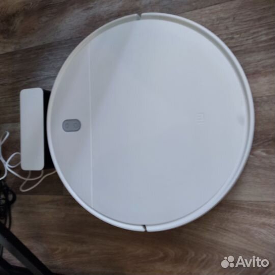 Робот пылесос Mi Robot Vacuum-Mop Essential