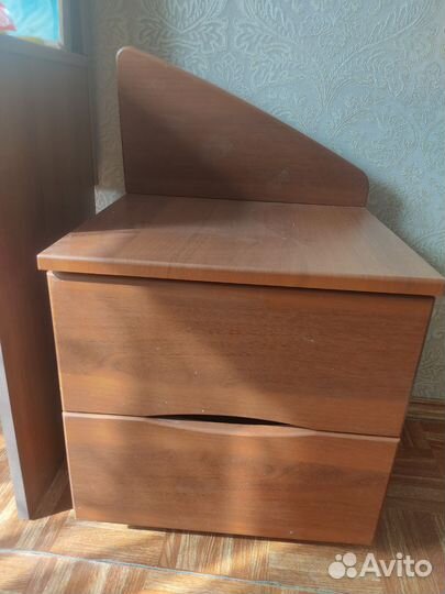 Тумбочка прикроватная бу