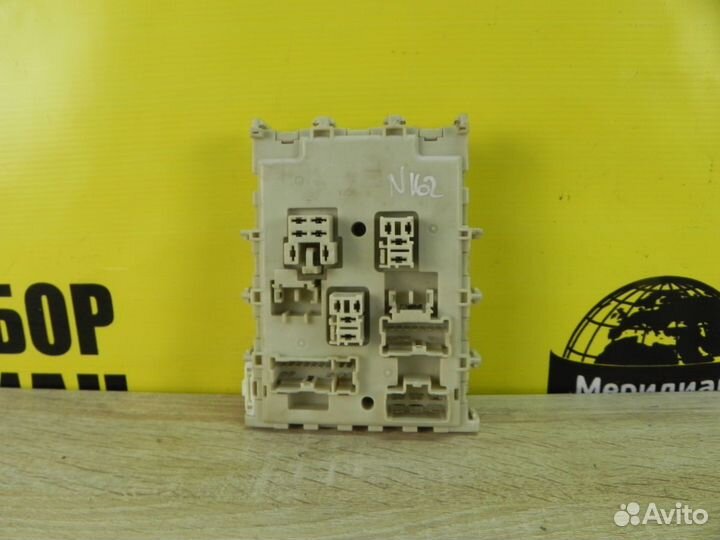 Nissan Almera N16 Блок предохранителей салонный