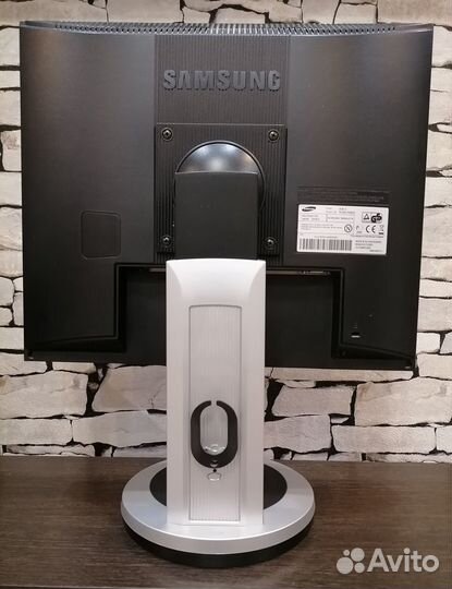 Монитор Samsung