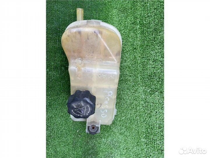 Бачок расширительный Citroen Xsara Picasso 2.0