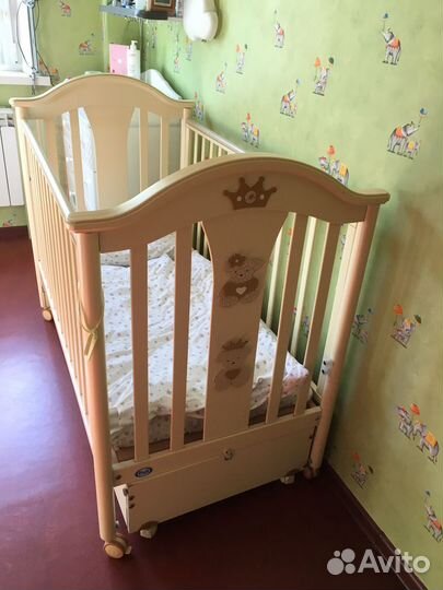 Детская кроватка