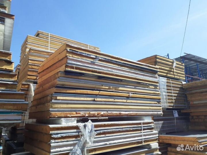 Сэндвич-панели 50000 м2 в наличии