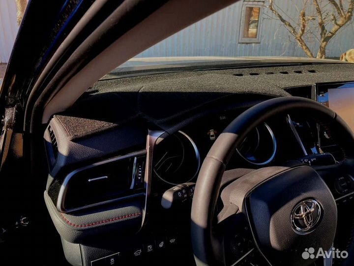 Накидка на панель Toyota Camry V70 2017-2021г