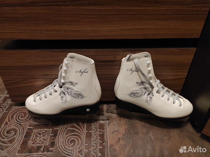 Коньки фигурные 36 размер