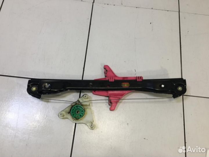 Стеклоподъемник электр. задний правый Volkswagen Passat B7 (2010—2015)