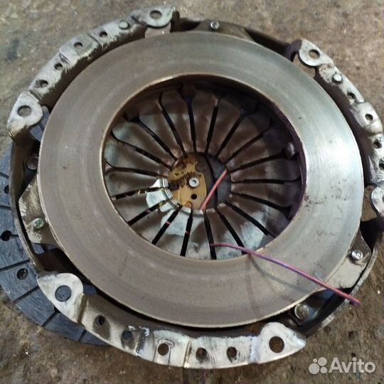 Сцепление Рено Сандеро 2 1.6 H4MD 2017 год