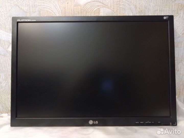 Монитор L222WS