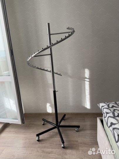 Вешалка для одежды напольная